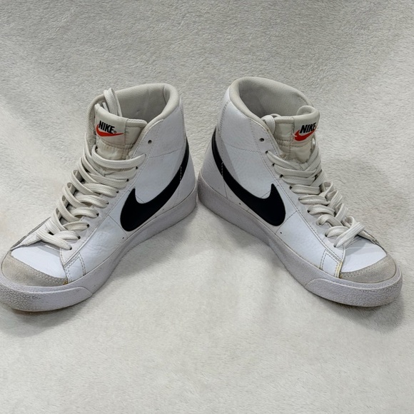 Nike Blazer Mid 77 GS High Top Leather Sneakers 3Y White Black - Picture 4 of 15